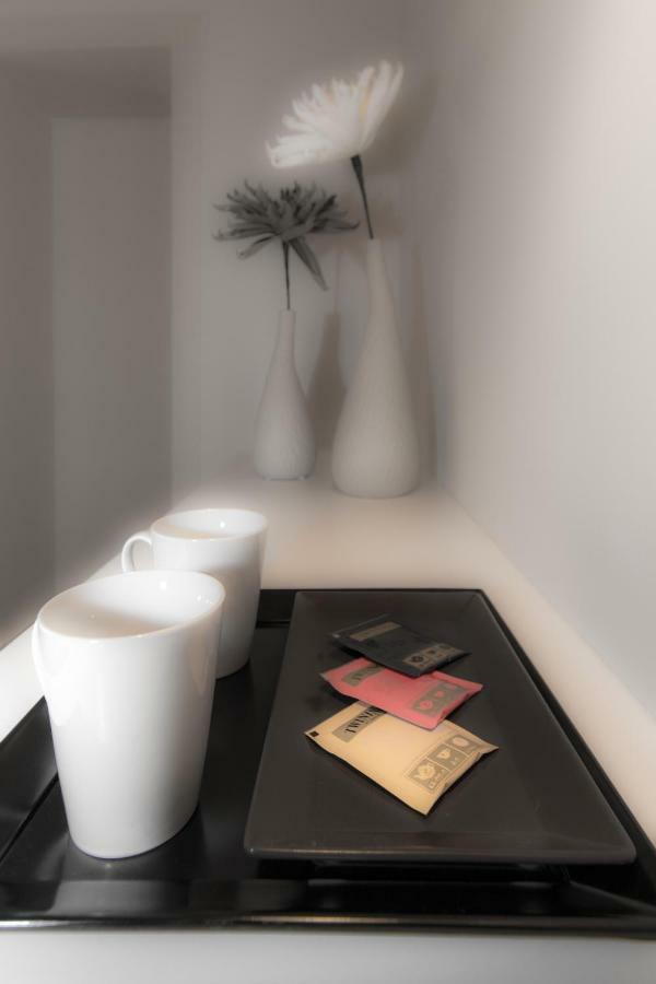 Etnart Gallery House Aeroporto di Catania Fontana Rossa Esterno foto